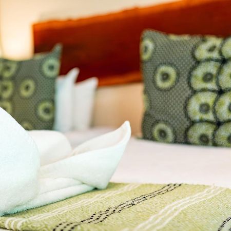 Bayete Guest Lodge Victoria Falls Ngoại thất bức ảnh