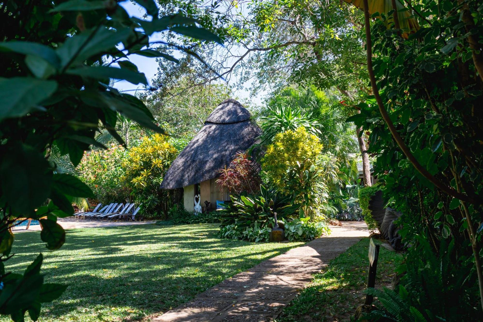 Bayete Guest Lodge Victoria Falls Ngoại thất bức ảnh
