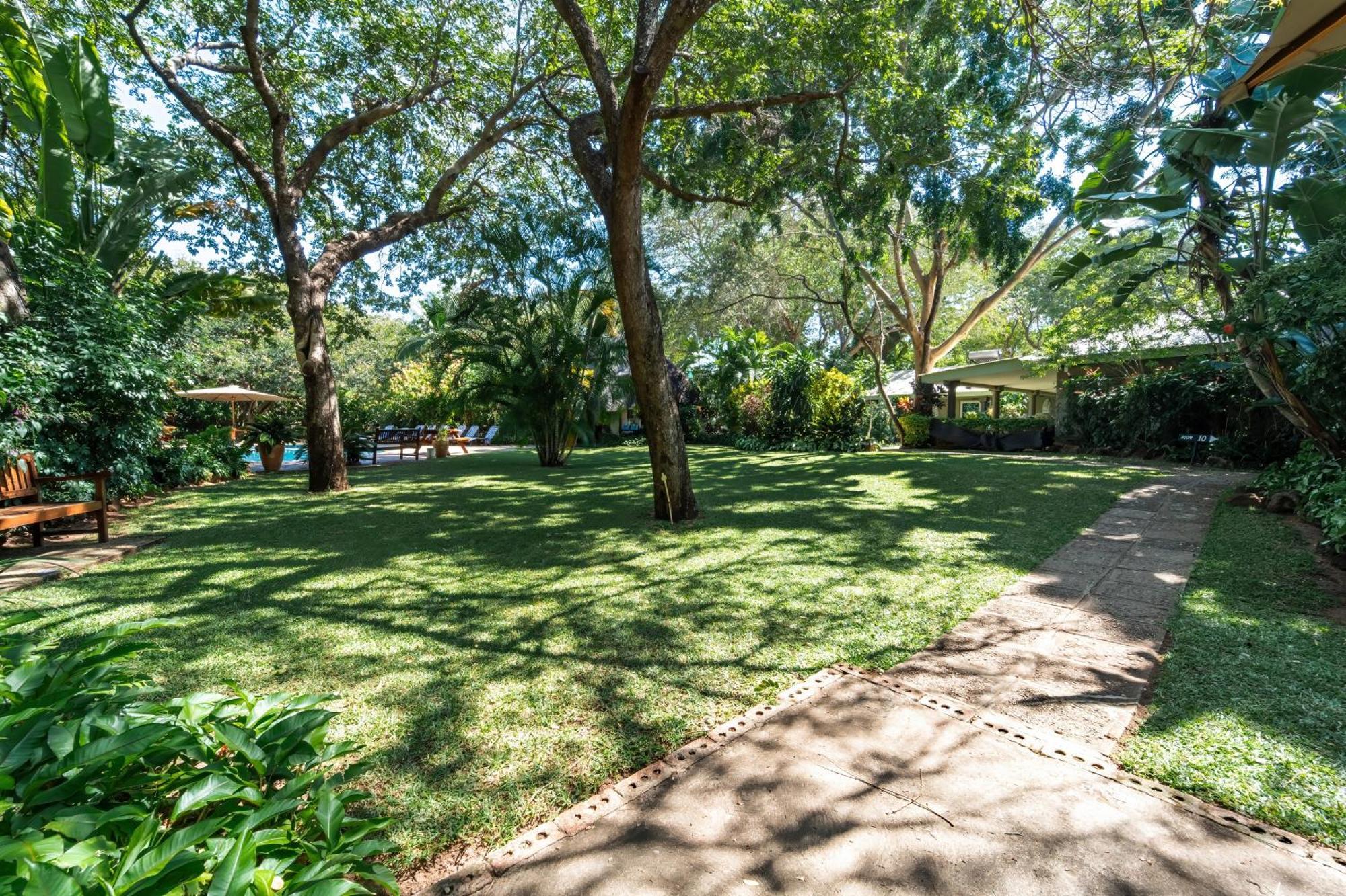 Bayete Guest Lodge Victoria Falls Ngoại thất bức ảnh